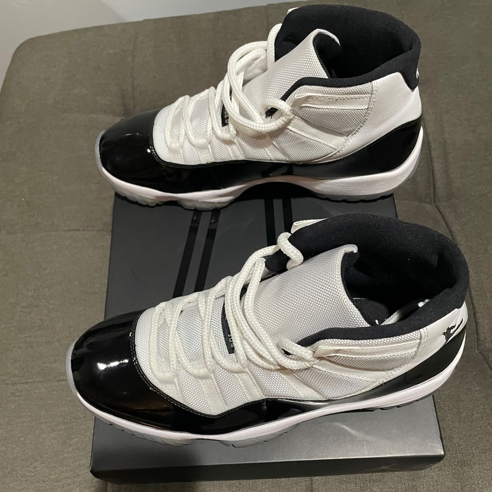 Jordan 11 Retro Concord - 2018 release